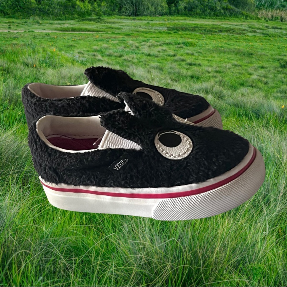Rare Vans Furry Rabbit Slip On Shoes Size 4C